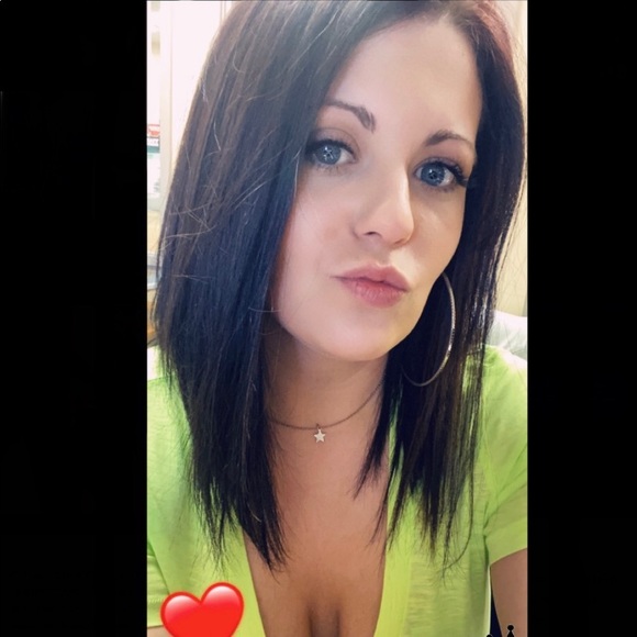 Meet your Posher, Hannah - Picture 6 of 7